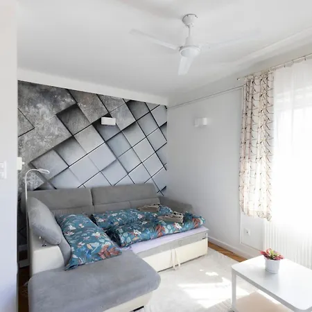 Apartament Tt Elod 18